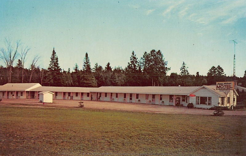 Happy Hollow Motel (Robertsons Motel) - Vintage Postcard (newer photo)